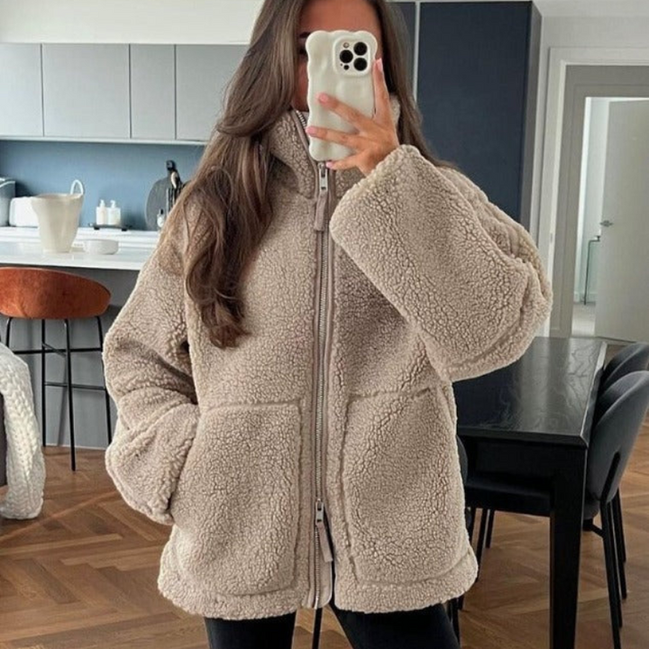Bruna™ – Mjuk teddyjacka för kalla dagar