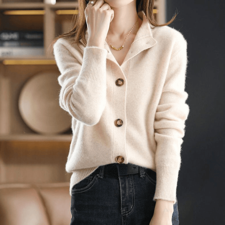 Norea™ – Stickad gilet med retroknappar