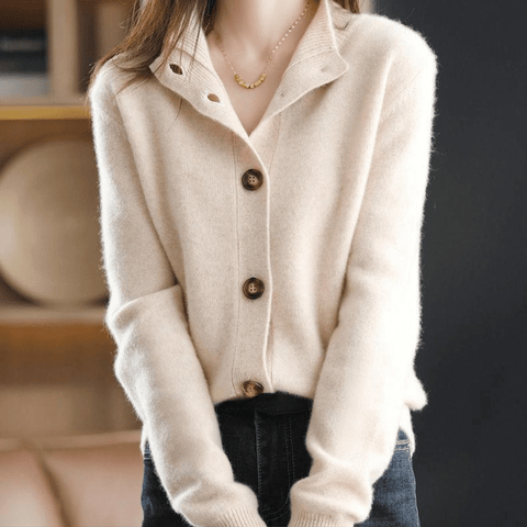Norea™ – Stickad gilet med retroknappar
